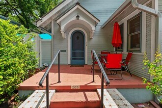 205 W 32nd St in Austin, TX - Building Photo - Building Photo