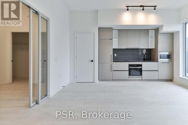 1285 Dupont St in Toronto, ON - Building Photo - Building Photo