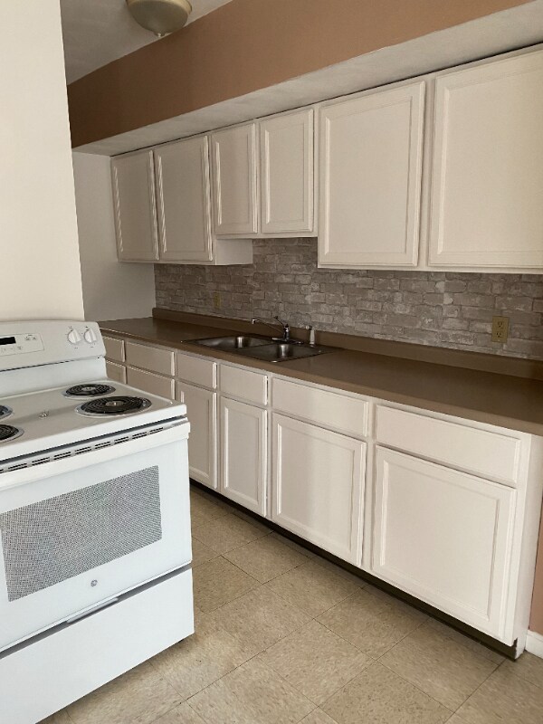 92 W Cole St-Unit -3 in Pawtucket, RI - Building Photo - Building Photo