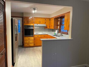 133 Gordon Dr in Weems, VA - Building Photo - Building Photo