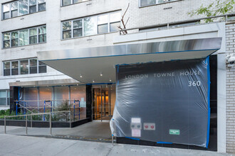 London Towne House in New York, NY - Building Photo - Building Photo