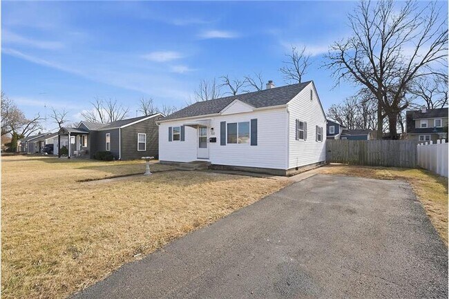 property at 722 W Park Ave