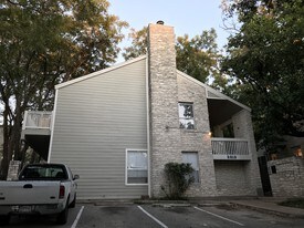 2313 Longview St, Unit 203 in Austin, TX - Building Photo