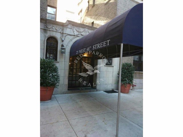 25 W 68th St-Unit -5B in New York, NY - Building Photo