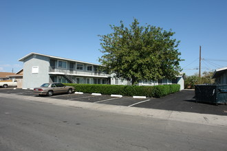 Thomas Apartments in North Las Vegas, NV - Building Photo - Building Photo