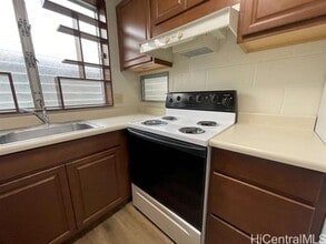 1555 Pohaku St in Honolulu, HI - Building Photo - Building Photo