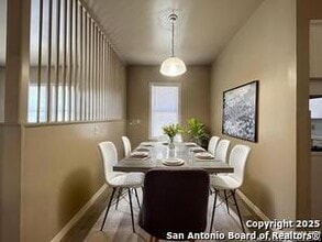 120 Gifford St in San Antonio, TX - Building Photo - Building Photo