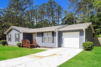 6841 Cedar Dr in Riverdale, GA - Building Photo - Building Photo