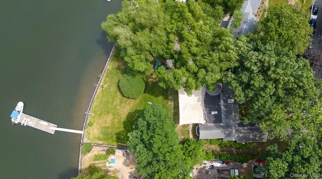 658 Shore Acres Dr in Mamaroneck, NY - Building Photo - Building Photo
