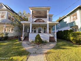 864 Myrtle Ave in Albany, NY - Building Photo