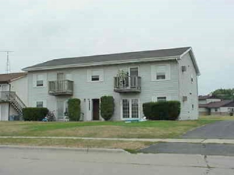 630 Starboard Ct in Oshkosh, WI - Foto de edificio