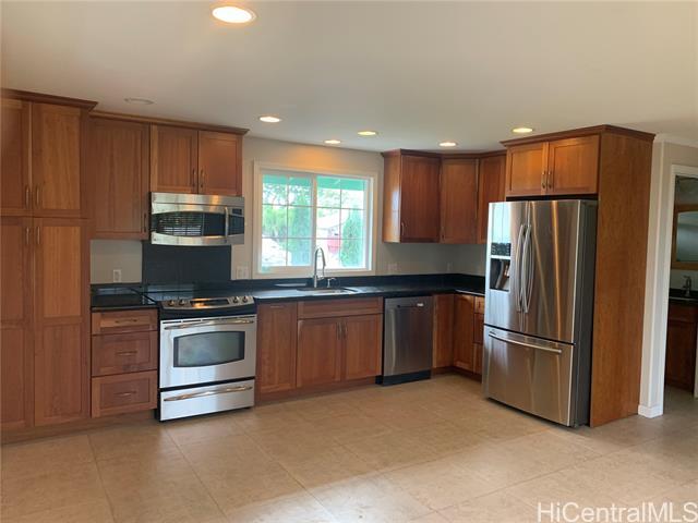 property at 84 Kane‘ohe Bay Dr