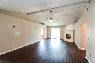 8217 Glasgow Ct in Jacksonville, FL - Building Photo - Building Photo