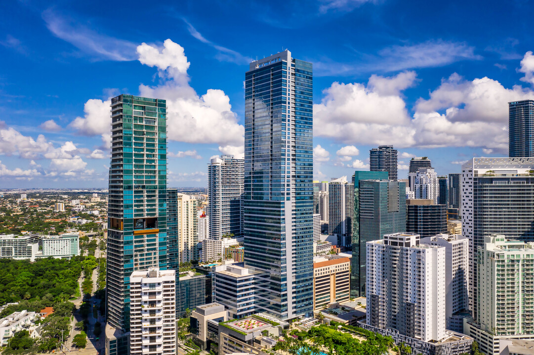 Four Seasons Hotel & Tower in Miami, FL - Building Photo