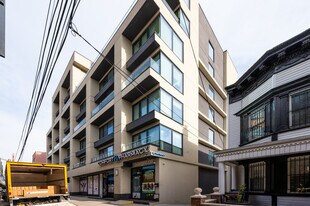 Line LIC in Long Island City, NY - Building Photo