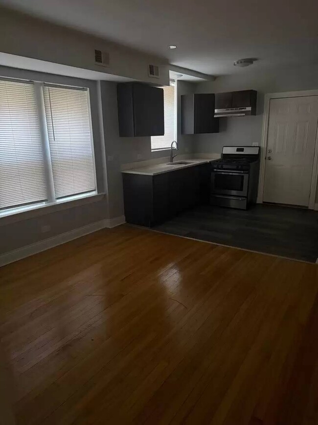 8319 S Drexel Ave in Chicago, IL - Building Photo - Building Photo