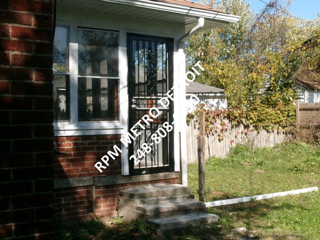 16876 Harlow Ave in Detroit, MI - Building Photo - Building Photo