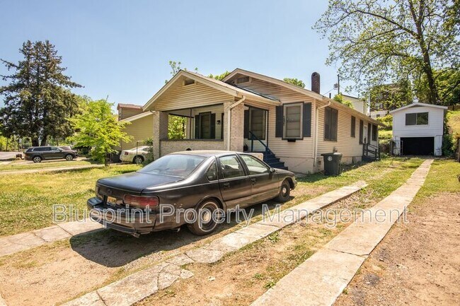 property at 1521 Graymont Ave W