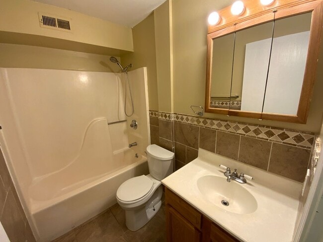 503 Columbia Dr in Columbia, MO - Building Photo - Building Photo