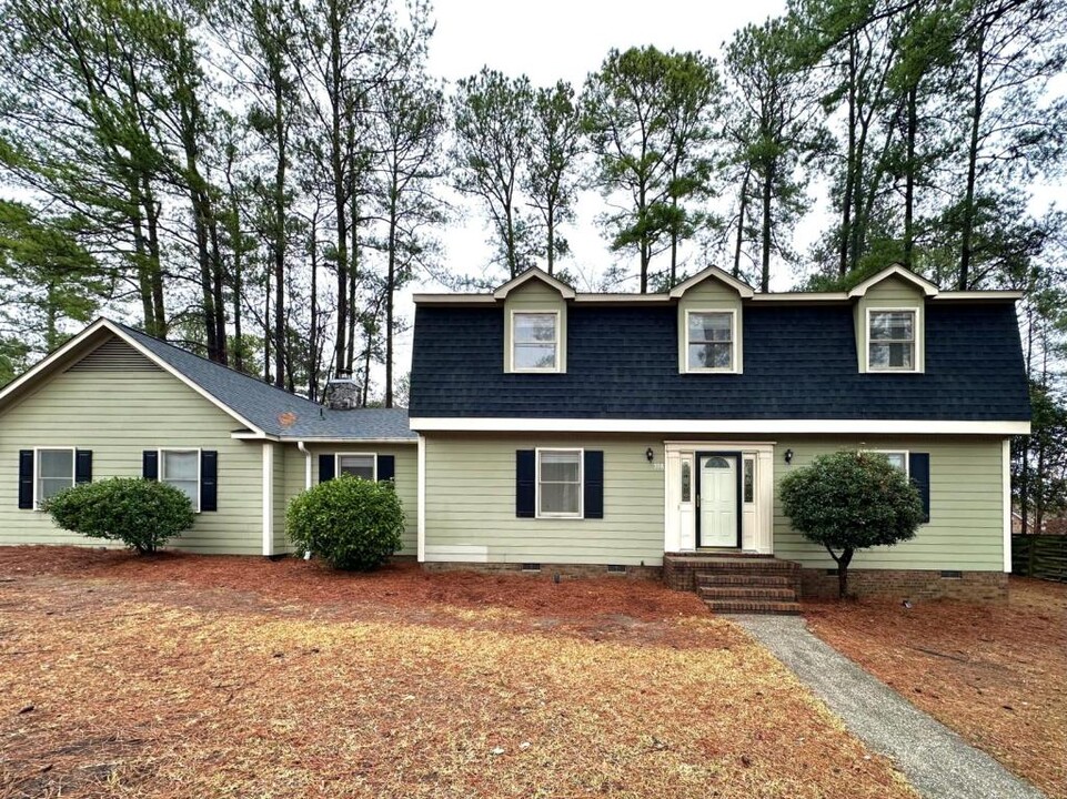 598 Stonington Dr in Fayetteville, NC - Building Photo