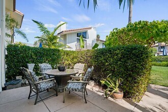 645 Costa Del Mar in Santa Barbara, CA - Building Photo - Building Photo