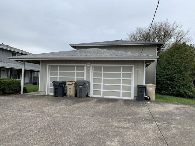 570 NW Walnut Blvd in Corvallis, OR - Building Photo - Building Photo