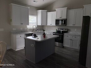 202 Pembury Way in Richlands, NC - Building Photo - Building Photo