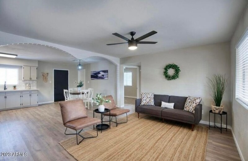 5530 W La Reata Ave in Phoenix, AZ - Building Photo