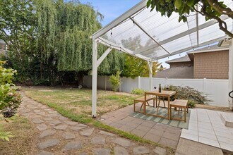 7227 SE Hawthorne Blvd in Portland, OR - Building Photo - Building Photo