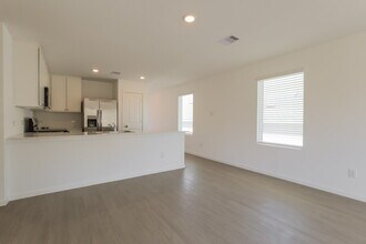 613 Craven St in Montgomery, TX - Building Photo - Building Photo