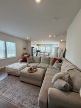 811 Falls Grove Trl in High Point, NC - Building Photo - Building Photo