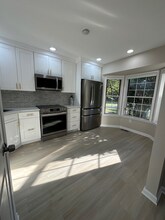 1B John Adams Ct in Monroe Township, NJ - Building Photo - Building Photo
