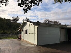 863 Atherton Ave in Novato, CA - Building Photo