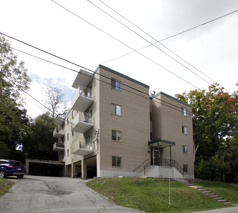 49 Park Ave in Halton Hills, ON - Building Photo