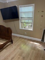 1045 Ontario St in Jacksonville, FL - Building Photo