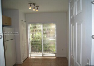 7820 NW 7th St in Pembroke Pines, FL - Building Photo - Building Photo