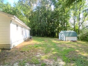 10671 Buggs Island Rd in Baskerville, VA - Building Photo - Building Photo