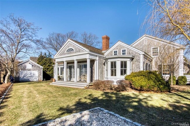 1800 Village Ln