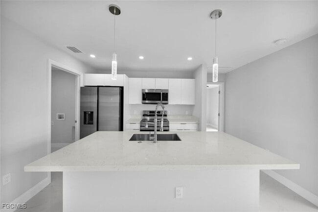 204 NW 14th St in Cape Coral, FL - Building Photo - Building Photo