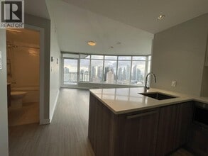 4900 Lennox Ln in Burnaby, BC - Building Photo - Building Photo