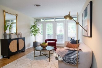 Windover in Knoxville, TN - Building Photo - Building Photo