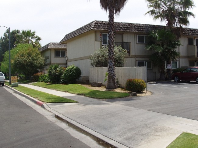 Lamara Apartments in Fresno, CA - Foto de edificio - Building Photo