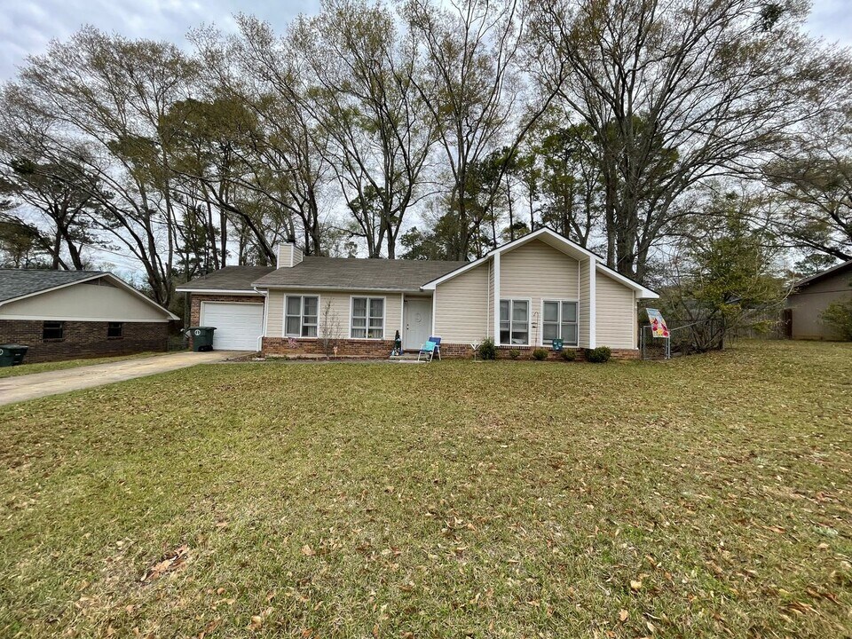 309 E Emerald Dr in Enterprise, AL - Building Photo