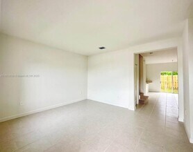 1658 SE 26th Ter in Homestead, FL - Building Photo - Building Photo