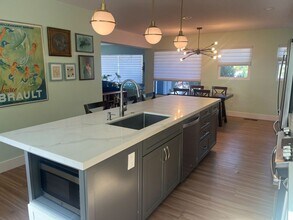 4443 Point Loma Ave in San Diego, CA - Building Photo - Building Photo