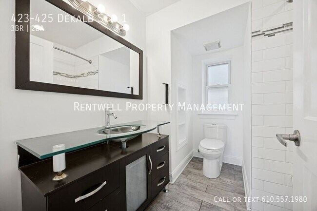 423 DeKalb St-Unit -1 in Norristown, PA - Building Photo - Building Photo