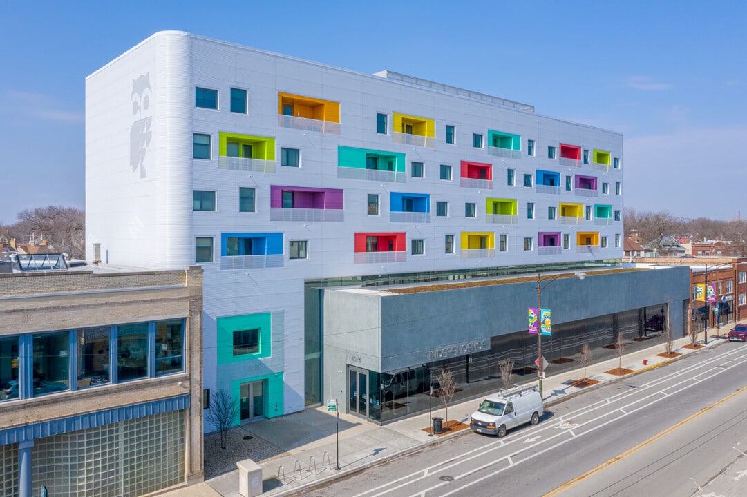 Independence Branch Library and Apartments in Chicago, IL - Building Photo