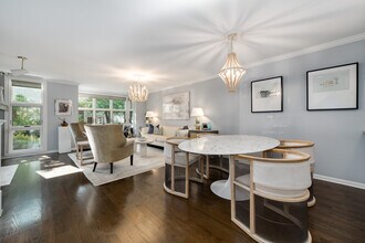 2389 N Wayne Ave in Chicago, IL - Building Photo - Building Photo