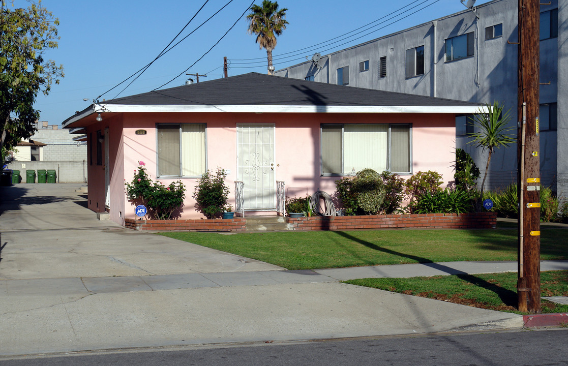 307 N Hillcrest Blvd in Inglewood, CA - Foto de edificio