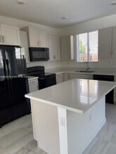 2441 SE 11th St in Homestead, FL - Building Photo - Building Photo